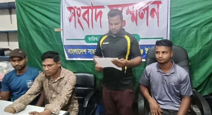 কমলগঞ্জের সুনছড়া থেকে অবৈধভাবে সিলিকা বালু লুটের অভিযোগ