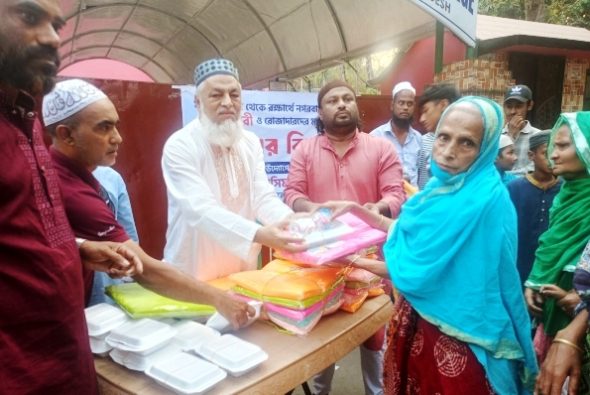 সিলেট মহানগর বিএনপির সভাপতি নাসিম হোসাইনের মশারী ও ইফতার বিতরণ