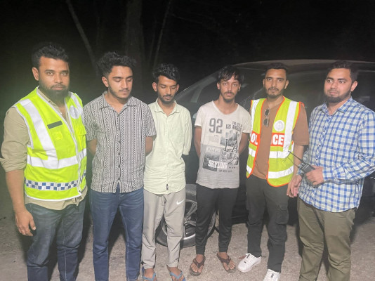 সিলেটে পেট্রোল পাম্প কর্মচারীকে ছুরিকাঘাত, গ্রেফতার ৩