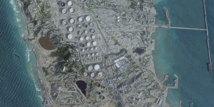 ইরানের তেল রপ্তানি কেন্দ্রে ভয়াবহ বোমা হামলা যুক্তরাষ্ট্রের, তেলের দাম আরও বাড়ার আশঙ্কা