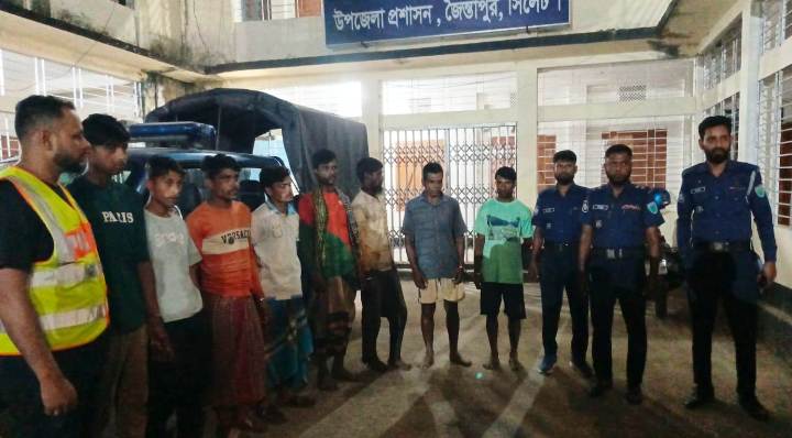 জৈন্তাপুরে নদী পাড় ও ফসলি জমি ধ্বংস করে বালু উত্তোলন, ৮ জনকে কারাদণ্ড