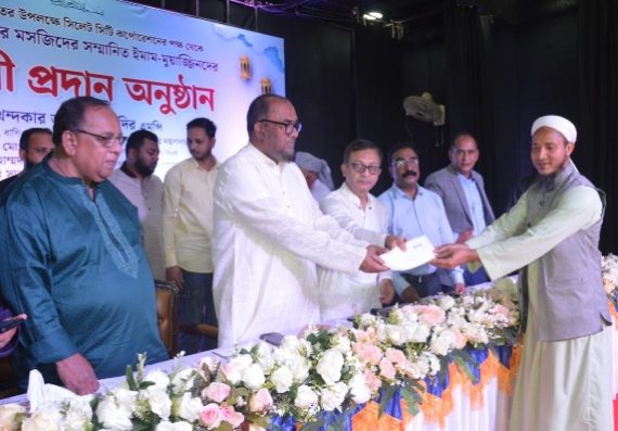 উন্নয়নমূলক কাজের তদারকিতে ইমামদের অংশগ্রহণ নিশ্চিত করা হবে : বাণিজ্যমন্ত্রী