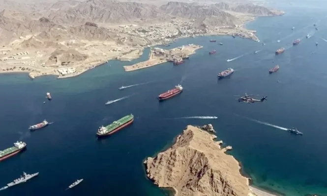 হরমুজ প্রণালি পারাপারে রিয়ালে শুল্ক আদায়ের প্রস্তাব ইরানের