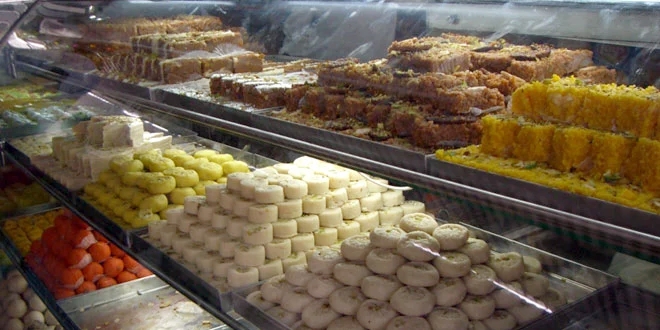 সিলেটে মিষ্টির দোকান রাত ১০টা পর্যন্ত খোলা রাখার সিদ্ধান্ত বাতিল