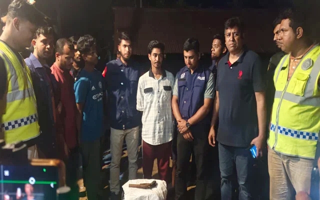 জাফলংয়ে কূপ থেকে দেশীয় পিস্তল উদ্ধার, ৩ যুবক আটক