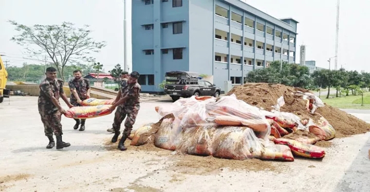 হবিগঞ্জে বালুভর্তি ট্রাক থেকে বিপুল পরিমাণ ভারতীয় জিরা জব্দ
