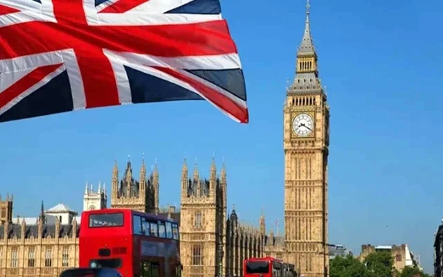 বাড়িভাড়ার চাপে যুক্তরাজ্যে বাড়ছে ‘স্টে-অ্যাট-হোম’ প্রজন্ম