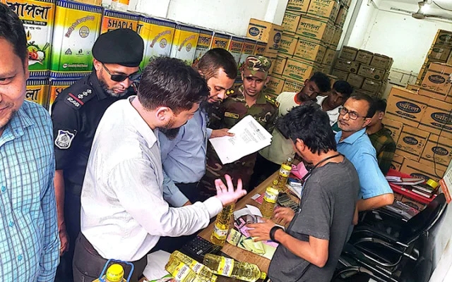 সিলেটে চার প্রতিষ্ঠানে ২ লাখ টাকা জরিমানা
