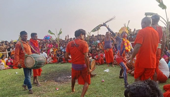 কমলগঞ্জে ঐতিহ্যবাহী চড়ক পূজা ও মেলা সমাপ্ত