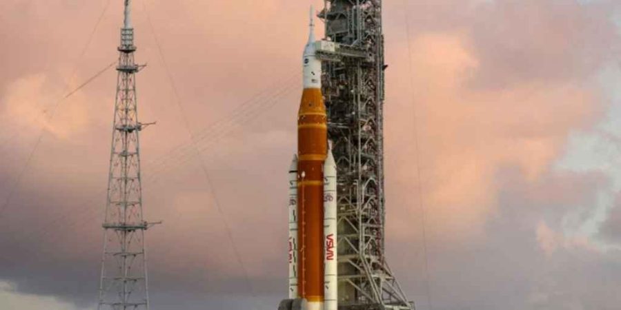 ৫৩ বছর পর চাঁদে মানুষ পাঠাচ্ছে নাসা