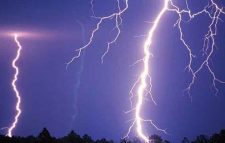 দেশের ৫ জেলায় বজ্রপাতে ১১ জনের মৃত্যু