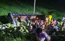 কুমিল্লায় চাল বোঝাই ট্রাক উল্টে নিহত ৭