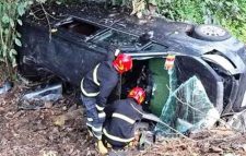 চট্টগ্রামে মাইক্রোবাস খাদে পড়ে নিহত ৩