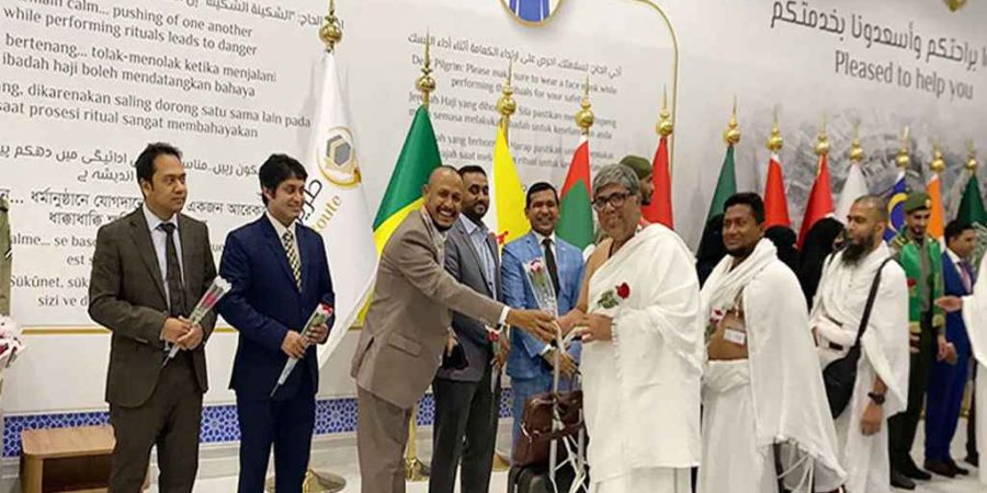 প্রথম হজ ফ্লাইটে ৪১৯ বাংলাদেশি সৌদি আরব পৌঁছেছেন