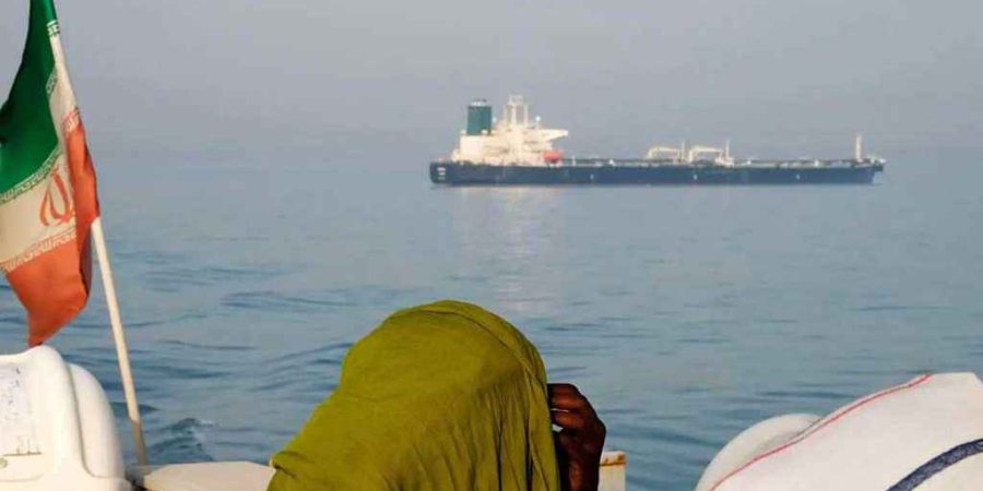মার্কিন অবরোধকে ‘বৃদ্ধাঙ্গুলি’ দেখিয়ে হরমুজ পার হলো ইরানি সুপারট্যাঙ্কার