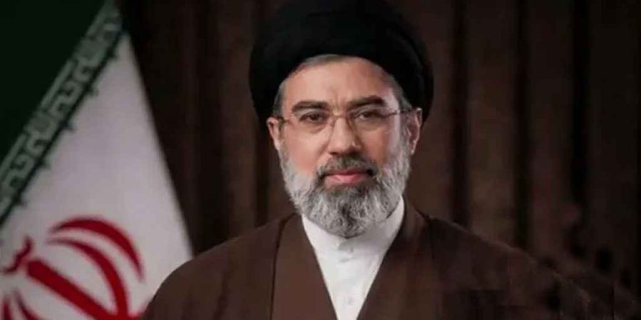 সামরিক বাহিনীকে হামলা বন্ধের নির্দেশ মোজতবা খামেনির