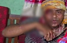 আসামির স্ত্রীর সঙ্গে অন্তরঙ্গ মুহূর্তে পুলিশ কর্মকর্তাকে ধরল এলাকাবাসী