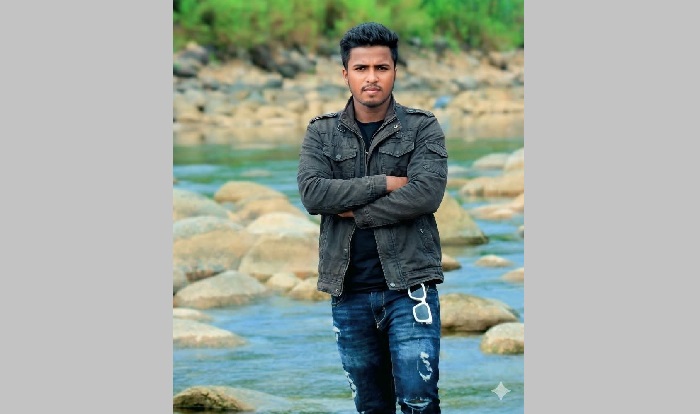 কোম্পানীগঞ্জে পাথর বোঝাই ট্রাক্টর উল্টে যুবক নিহত