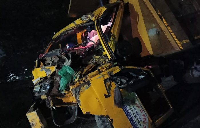 মধ্যরাতে শাবিপ্রবিতে দুই ট্রাকের সংঘর্ষ, অল্পের জন্য রক্ষা পেলেন দুই শিক্ষার্থী