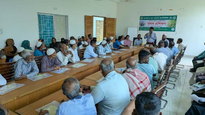 দক্ষিণ সুরমায় ব্রি’র আধুনিক ধান উৎপাদন ও প্রযুক্তি বিষয়ক কৃষক প্রশিক্ষণ অনুষ্ঠিত