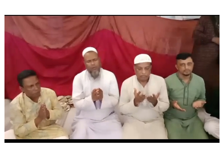 মন্ত্রী জাহিদ হোসেনের মায়ের রূহের মাগফেরাত কামনায় শাহজালাল (রহ.) মাজারে মিলাদ ও দোয়া মাহফিল অনুষ্ঠিত