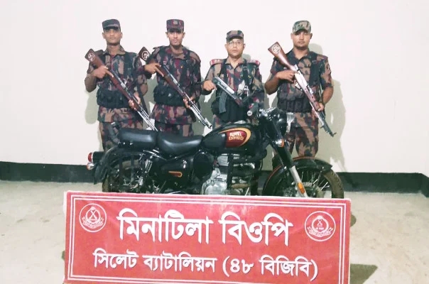 সিলেট সীমান্তে রয়েল এনফিল্ডসহ ১ কোটি ৯০ লাখ টাকার চোরাই পণ্য জব্দ