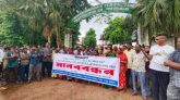 বন্ধ ক্যামেলিয়া হাসপাতাল খুলে দেওয়ার দাবিতে কমলগঞ্জে মানববন্ধন