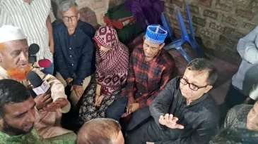 সিলেটে নিহত শিশু ফাহিমার বাসায় গেলেন বাণিজ্যমন্ত্রী