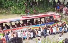 কুষ্টিয়ায় বাস-ট্রাকের সংঘর্ষে নিহত ৩, আহত ২৫