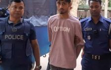 নড়াইলে ঘুমন্ত স্ত্রীকে বটি দিয়ে কুপিয়ে হত্যা, স্বামী আটক