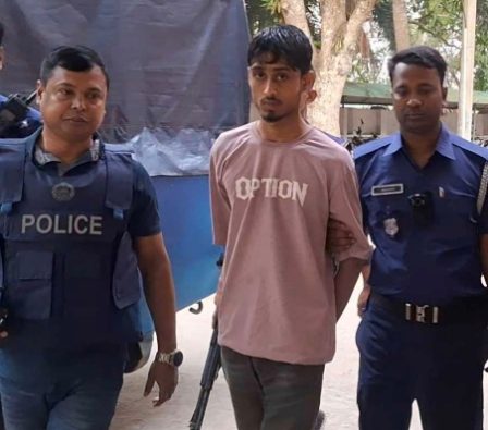 নড়াইলে ঘুমন্ত স্ত্রীকে বটি দিয়ে কুপিয়ে হত্যা, স্বামী আটক
