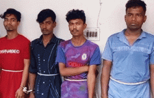 স্বামীর কাছ থেকে স্ত্রীকে ছিনিয়ে দলবদ্ধ ধর্ষণ, গ্রেপ্তার ৪