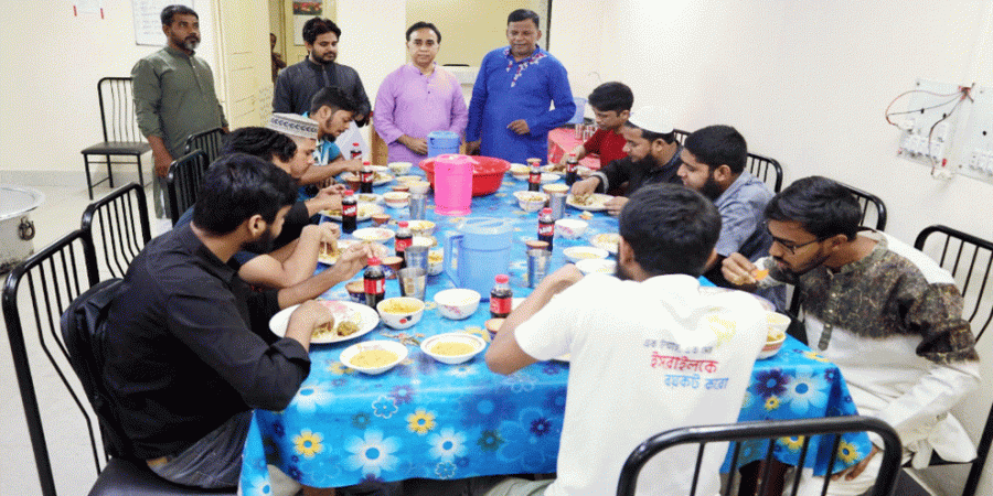 ঈদে শাবির হলে অবস্থানরত শিক্ষার্থীদের জন্য প্রীতিভোজের আয়োজন