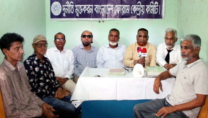 ‘সিলেটের মানুষ ডিসি সারওয়ার আলমকে স্বপদে বহাল চায়’