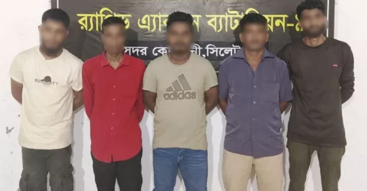 সিলেটে অনলাইন জুয়াড়ি দলের ৫ জন আটক