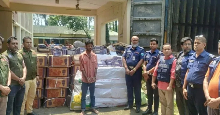 কোম্পানীগঞ্জে ৭৫ লাখ টাকার ভারতীয় চোরাচালানি পণ্য জব্দ, আটক ১