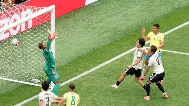জাপানকে কাঁদিয়ে শেষ ষোলোতে ব্রাজিল