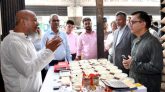 বাজারে চালের দাম ও সরবরাহ পরিস্থিতি যথেষ্ট স্থিতিশীল রয়েছে : বানিজ্যমন্ত্রী