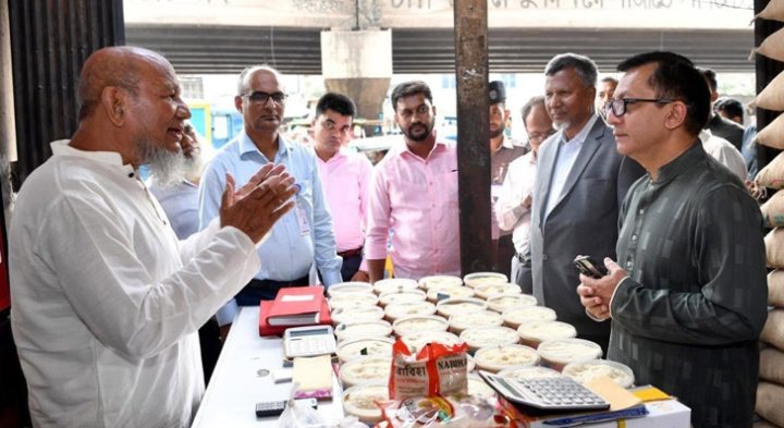 বাজারে চালের দাম ও সরবরাহ পরিস্থিতি যথেষ্ট স্থিতিশীল রয়েছে : বানিজ্যমন্ত্রী