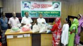 সিলেটে চা শ্রমিকদের মধ্যে খাদ্য সামগ্রী বিতরণ