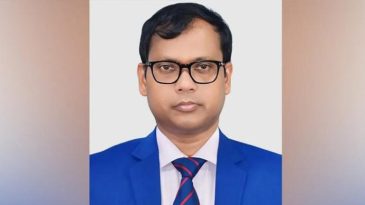 শাহজালাল (রহ.) মাজারে ৫ লাখ টাকা দিলেন ডিসি সারওয়ার আলম