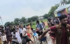 দৌলতদিয়ায় হ্যান্ডকাপসহ ব্যবসায়ীকে ছিনিয়ে নিল মাদককারবারীরা, আহত ৩