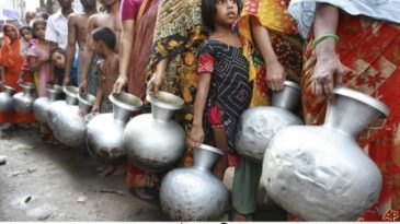 পানি সংকটে সিলেট নগরের হাওয়াপাড়া এলাকার শতাধিক পরিবার