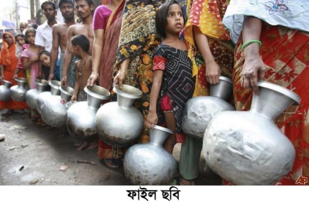 পানি সংকটে সিলেট নগরের হাওয়াপাড়া এলাকার শতাধিক পরিবার