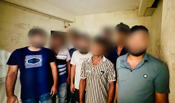 সিলেটে বাসে তল্লাশি, ভারতীয় কম্বলসহ ৯ জন গ্রেপ্তার