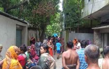 ঘুমন্ত স্বামীর গোপনাঙ্গ কেটে দিলেন স্ত্রী!