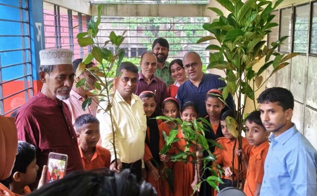 জৈন্তাপুরে ব্র্যাক শিক্ষা কর্মসূচির বৃক্ষরোপন কর্মসূচি