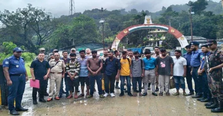 ভারতে সাজাভোগ শেষে তামাবিল স্থলবন্দর দিয়ে ফিরলেন ১০ বাংলাদেশি