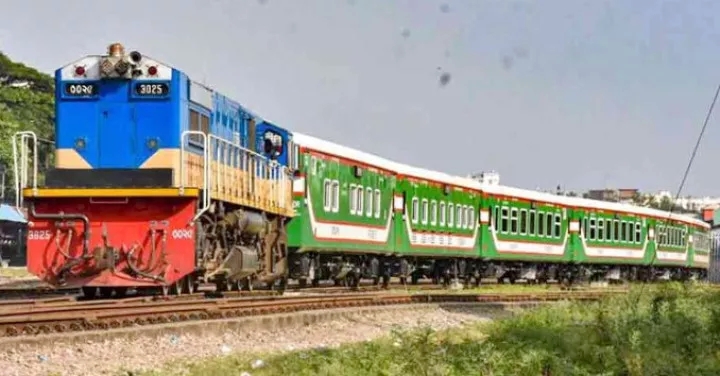 ঢাকা-চট্রগ্রাম-কক্সবাজার রুটে ট্রেন চলাচল স্বাভাবিক