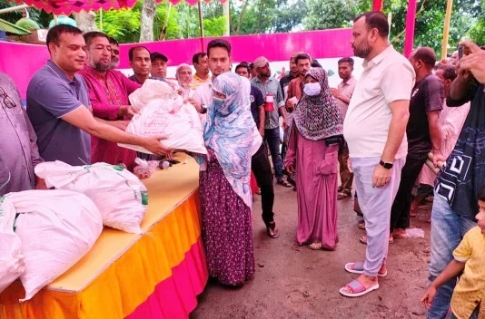 হবিগঞ্জে বন্যার্ত ৫শ পরিবারে খাদ্যসামগ্রী বিতরণ